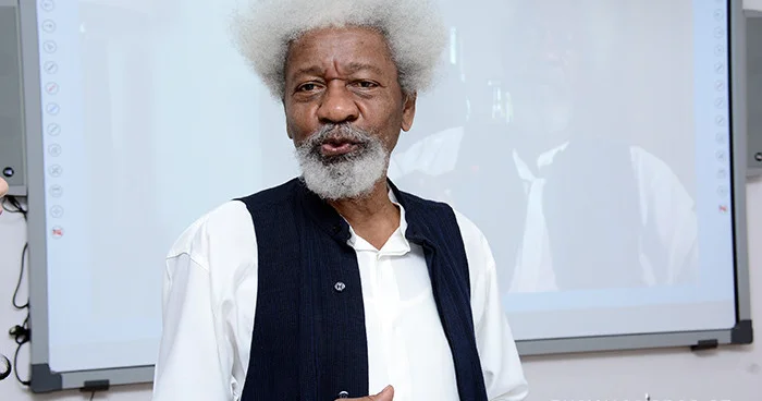 США лишили въездной визы лауреата Нобелевской премии по литературе Шойинку