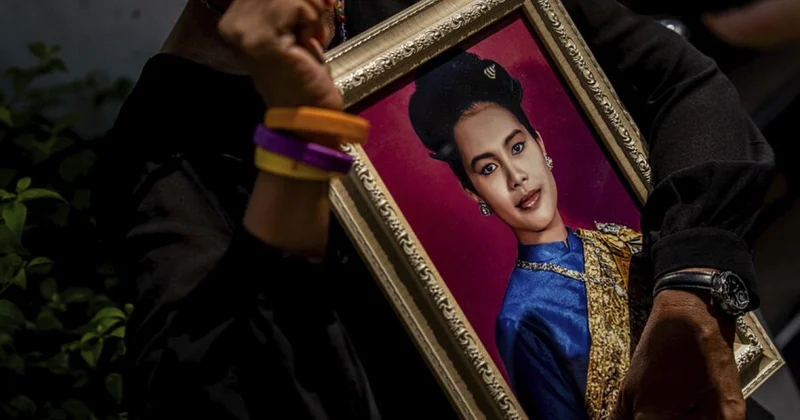 Ölkədə bir illik matəm elan edildi, qara paltar qıtlığı yarandı