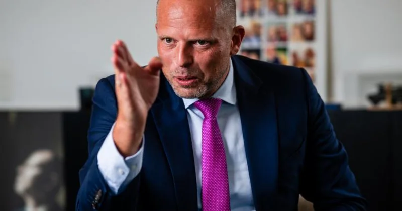 Министр обороны Бельгии пригрозил сровнять Москву с землей