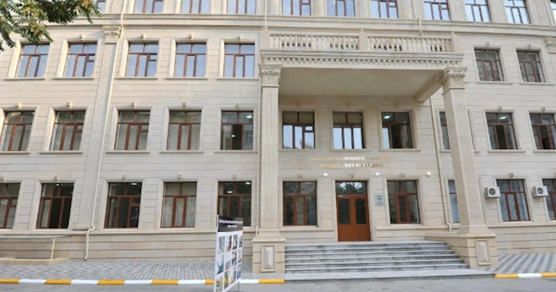 Bakıda valideynlə lisey rəhbərliyi arasında mübahisə böyüyür ŞİKAYƏT