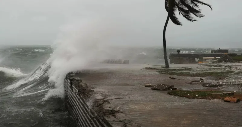 “Melissa” qasırğası Kubaya çatıb