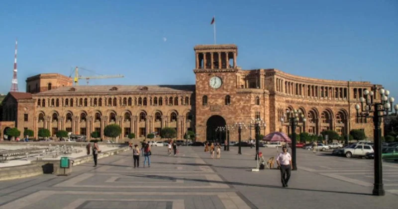 Siyasi şərhçi: “Rəsmilər İrəvana getməsə də mesaj göndərildi”