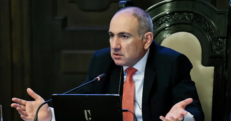 Hraparak: Пашинян оказался в углу Minval Politika