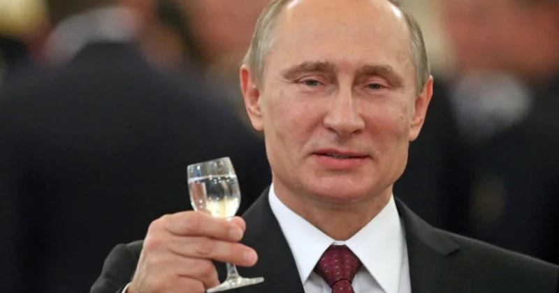 Düşmən mühasirəyə alınıb Putin