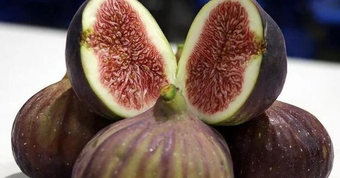 Əncirə əlavə edib yeyin Qaraciyəri təmizləyir, orqanizmi yeniləyir