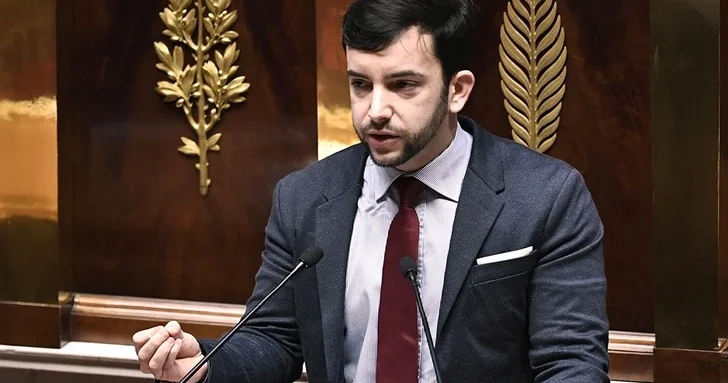 Французский депутат заявил о полной ответственности Макрона за распространение идеологий ненависти
