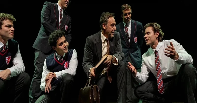 Məşhur film teatr səhnəsində nümayiş olundu