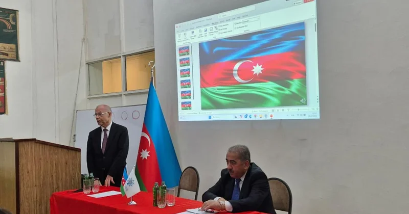 Mərdanov qardaşları küçəsi 131 ünvanı üzrə ərazi partiya təşkilatının akt zalında müşavirə keçirilib
