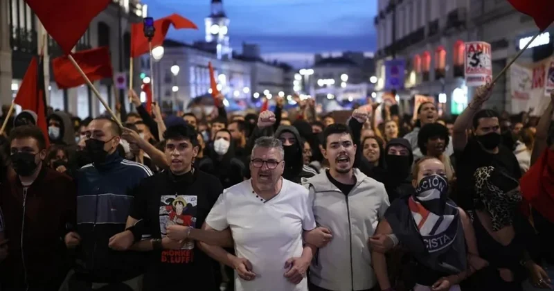 İspaniyada qəza iğtişaşlara səbəb oldu Baş nazirin istefası tələb olunur