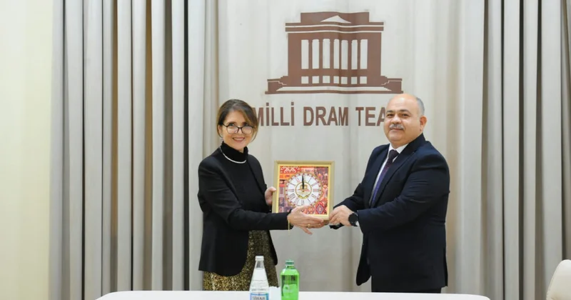 Gürcüstan səfirinin müavini Akademik Milli Dram Teatrının qonağı oldu