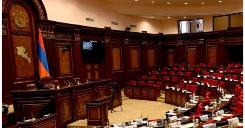 В парламенте Армении произошла драка между депутатами