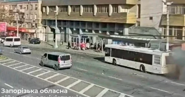 Ruslar Zaporojyedə avtobusa dronla zərbə endiriblər