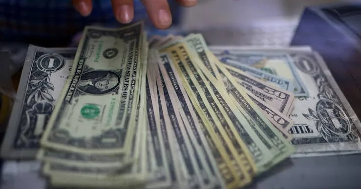 Azərbaycanda dollara maraq azaldı 759 milyon dollar fərq