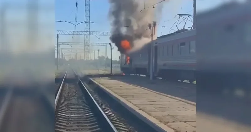 Rusiya ordusu Dneprdə elektrik qatarına zərbə endirib, 13 nəfər ölüb