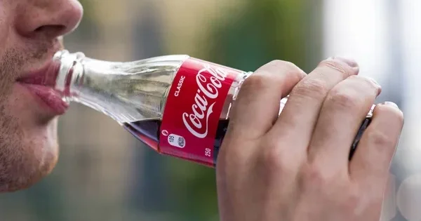 Hər Cola şüşəsi ömrünüzdən 9 dəqiqə azaldır Alimlər