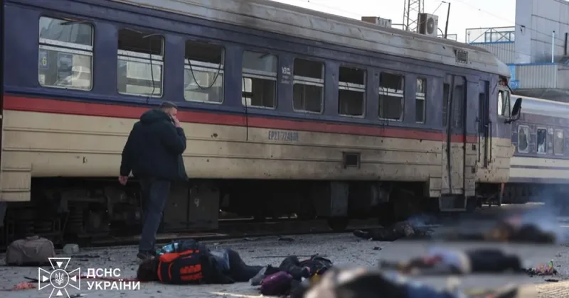 Пошли на уступки олигархам получили удары: Зеленский об атаке на вокзал в Днепре ФОТО