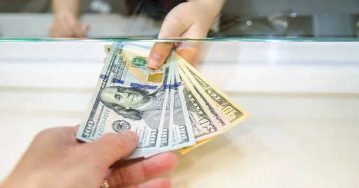 Dollar alışında ailə üzvlərinə məhdudiyyət var? Taleh Kazımov üçün SÜRPRİZ