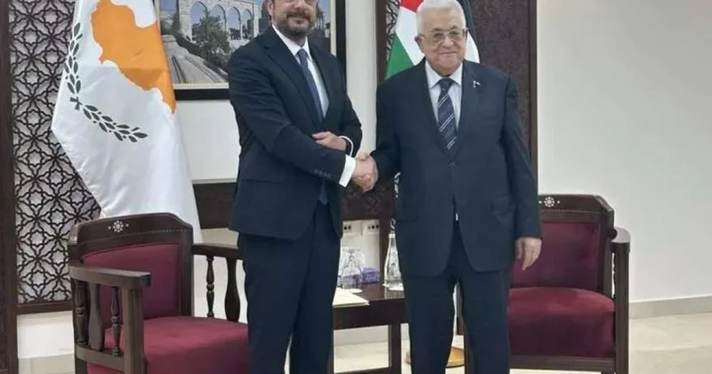Mahmud Abbas Kiprdə Nikos Xristodulidislə danışıqlar aparacaq