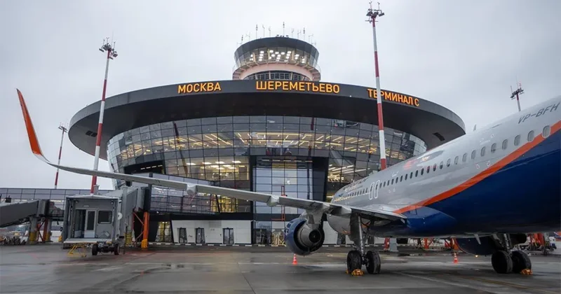 В аэропортах Москвы отменяют рейсы