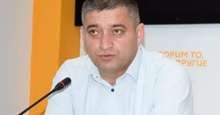 “Məktəblərdə geyim qaydalarını bilərəkdən pozurlar” Elşən Qafarovdan diqqətçəkən İDDİA