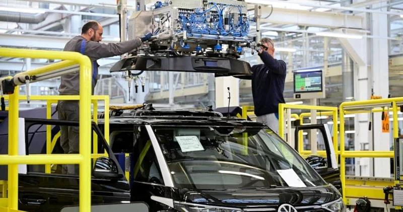 “Volkswagen”də böhran dərinləşir Zavodlarda bağlanma təhlükəsi