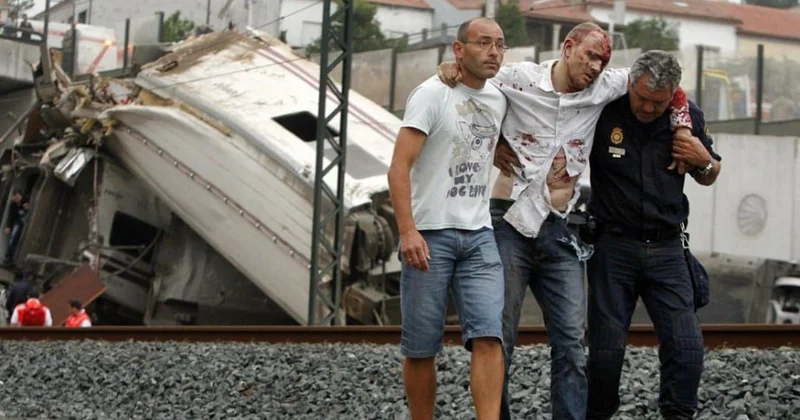İspaniyada qatar qəzasının son STATİSTİKASI: 69 ölü, 100 dən çox yaralı, 64 itkin