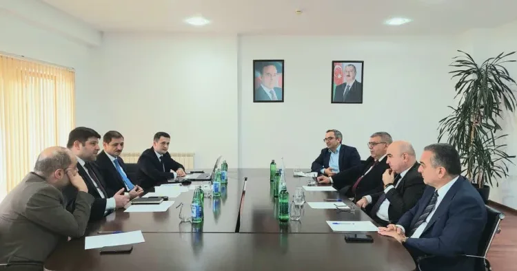 İqtisadi və əmlak sahəsində ixtisaslaşmış ekspertlərlə görüş keçirildi FOTO