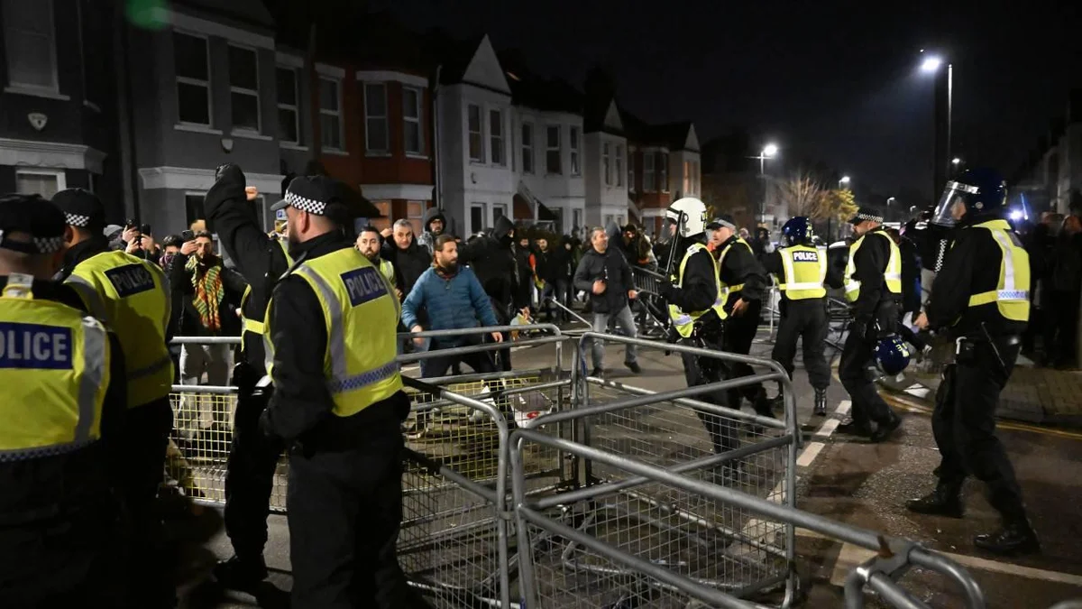 Londonda PKK tərəfdarları ilə polis arasında qarşıdurma baş verib