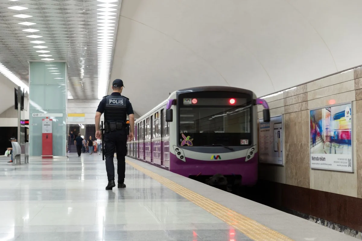 Metronun “Bakmil” stansiyasına qatarların hərəkət cədvəli dəyişdirilir