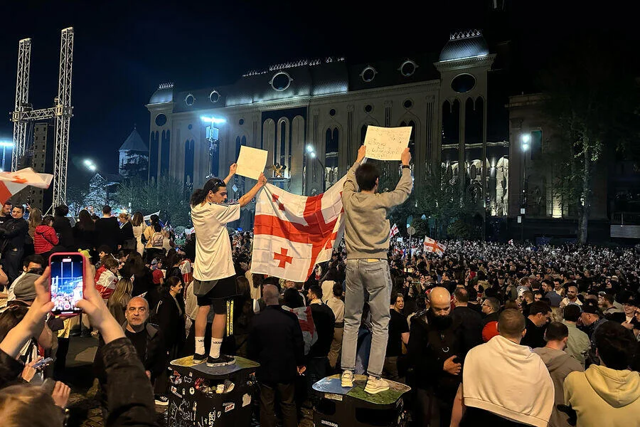 Tbilisidə keçirilən aksiyada 32 polis yaralandı FOTOlar