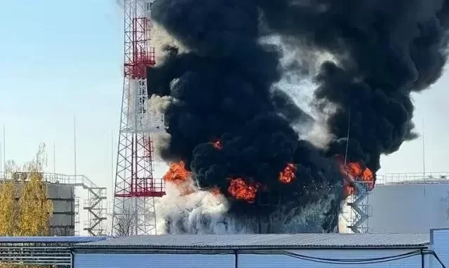 Rusiya ordusunu yanacaqla təmin edən zavod vuruldu Ukrayna PUAları zərbələr ednirib AzPolitika onlayn siyasiictimai qəzet