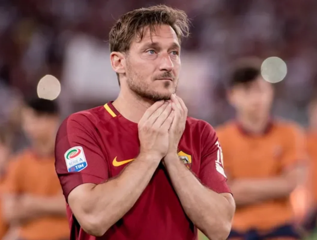 Romanın əfsanəsi Françesko Totti borclarına görə futbola qayıda bilər