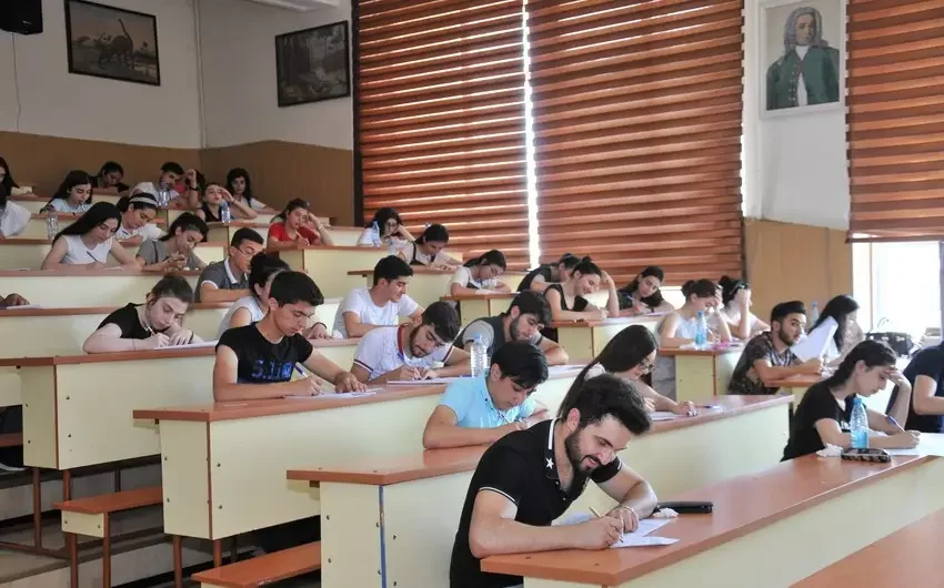 Azərbaycanda dörd universitetə akkreditasiya verilib SİYAHI