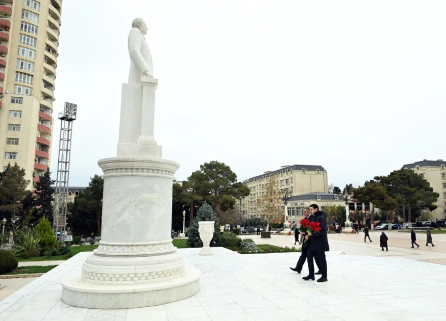 Mədəniyyət naziri Xırdalan şəhərində vətəndaşların müraciətlərini dinləyib