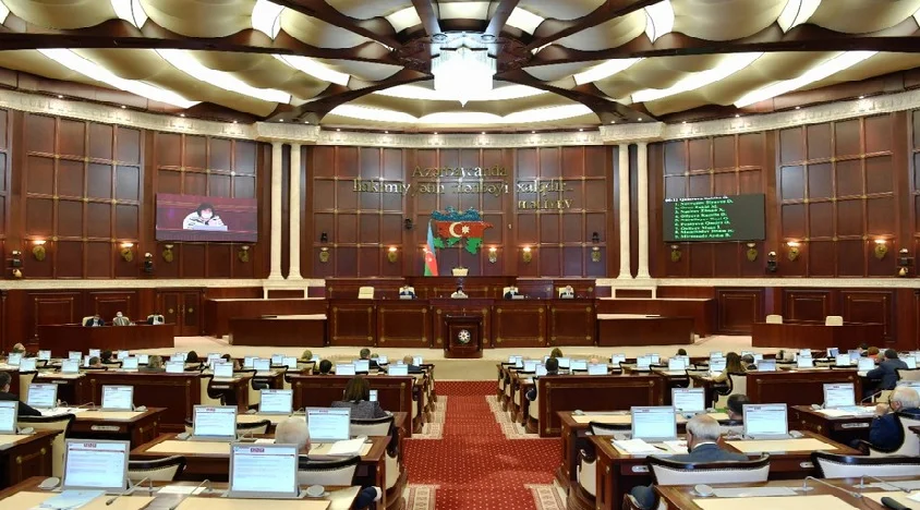 MMdə plenar iclas başladı Bu məsələlər müzakirə olunacaq