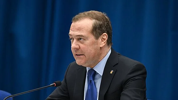 Medvedev Ukraynanı kvazi ölkə adlandırıb