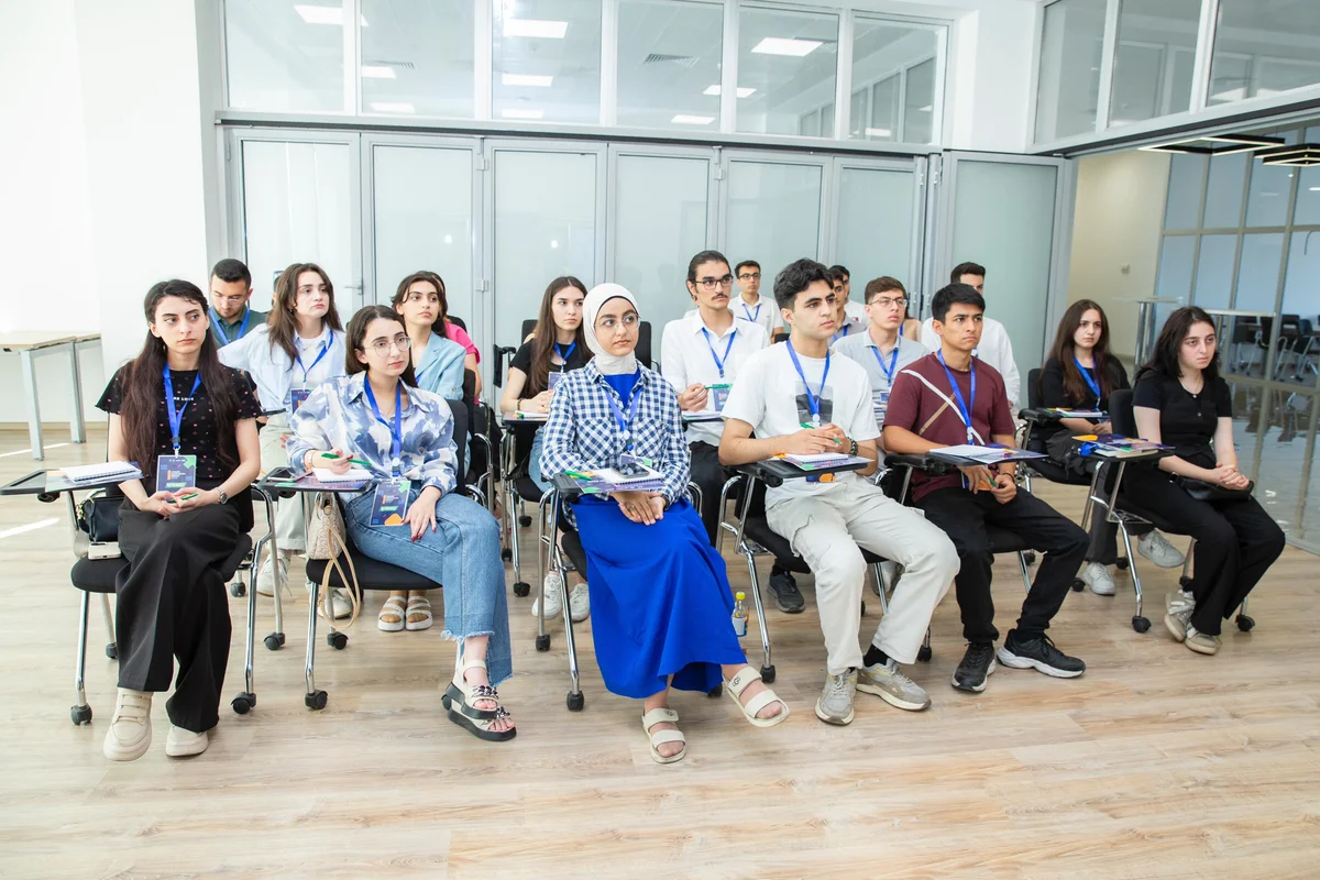 Gənclər üçün “Layihələrin idarəedilməsi üzrə menecerlik” proqramı həyata keçirilib