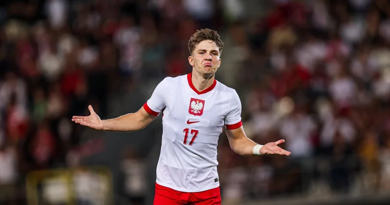 “Çelsi”, “Siti” və “Arsenal” 17 yaşlı polşalı oyunçu uğrunda mübarizə aparmağa hazırdır