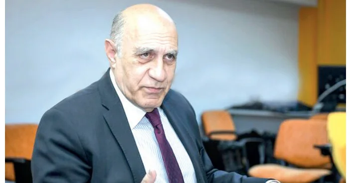 Diplomatiya, jurnalistika və siyasi analitika