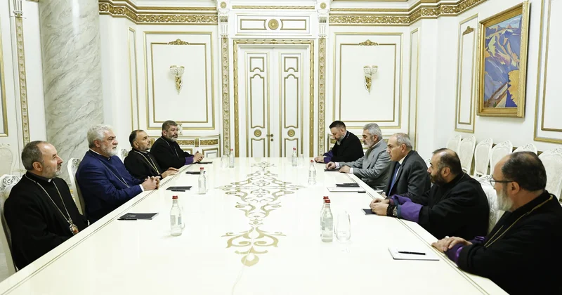 Erməni kilsəsində parçalanma: Paşinyan və II Qaregin yenidən toqquşdu