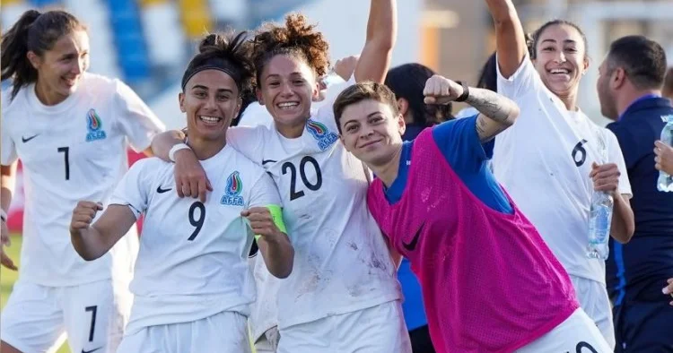 Millimiz Banqladeşdə ilk oyuna çıxır