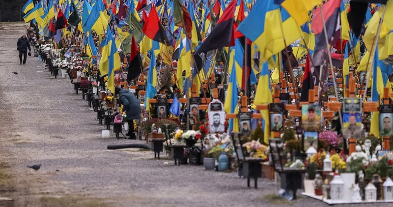 Trampın sülh sazişi haqqında Lvov məzarlığında nə düşünürlər? Reuters