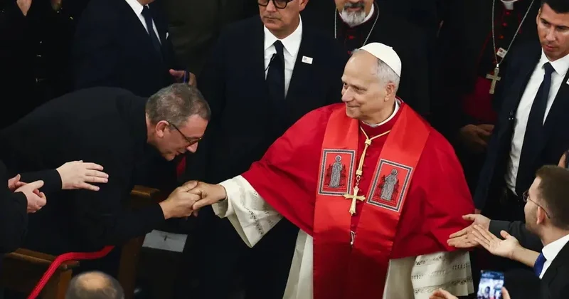 Papa dünyanı sülhə səsləyir ŞƏRH