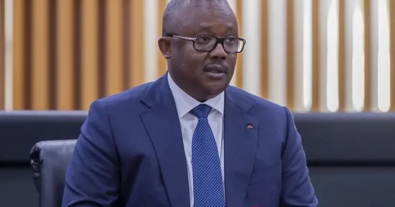 Qvineya Bisaunun sabiq prezidenti Konqonun paytaxtına köçüb