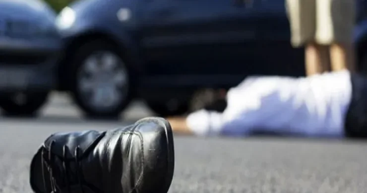 Atasını avtomobillə əzib öldürdü