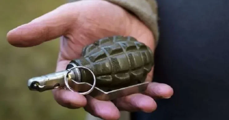 Naməlum şəxslər otelə qumara atdı