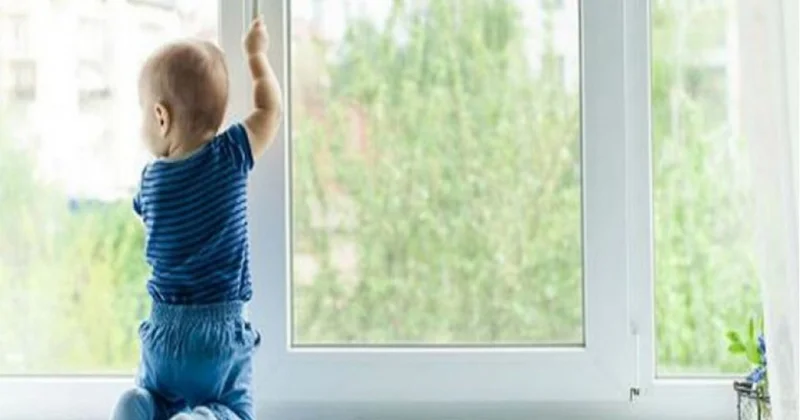 Bakıda pəncərədən yıxılan 3 yaşlı uşaq xəstəxanaya yerləşdirilib