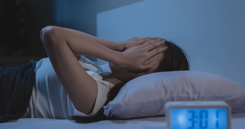 Gecələr fikirdən niyə yata bilmirik Beynin oyunu, yoxsa…?