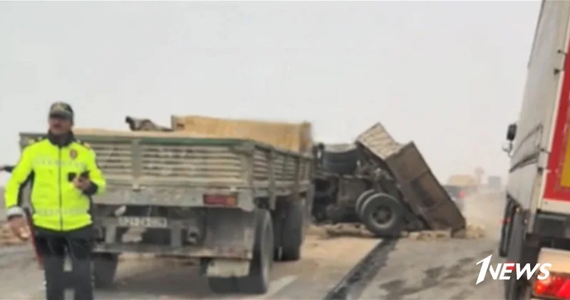 На дороге Баку Газах произошло ДТП с участием двух грузовиков ВИДЕО