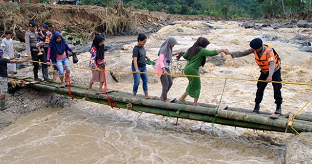 Müsəlman ölkəsinzdə fəlakət: 164 ə ölüb, 79 nəfər itkin düşüb